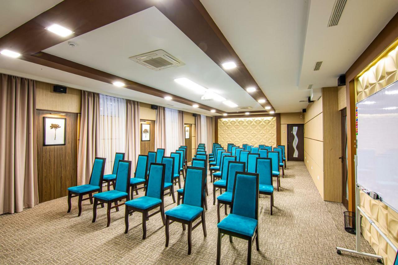 Rayan Hotel Osh Exterior foto